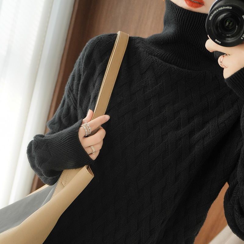 Amelia – Damski sweter kaszmirowy z golfem