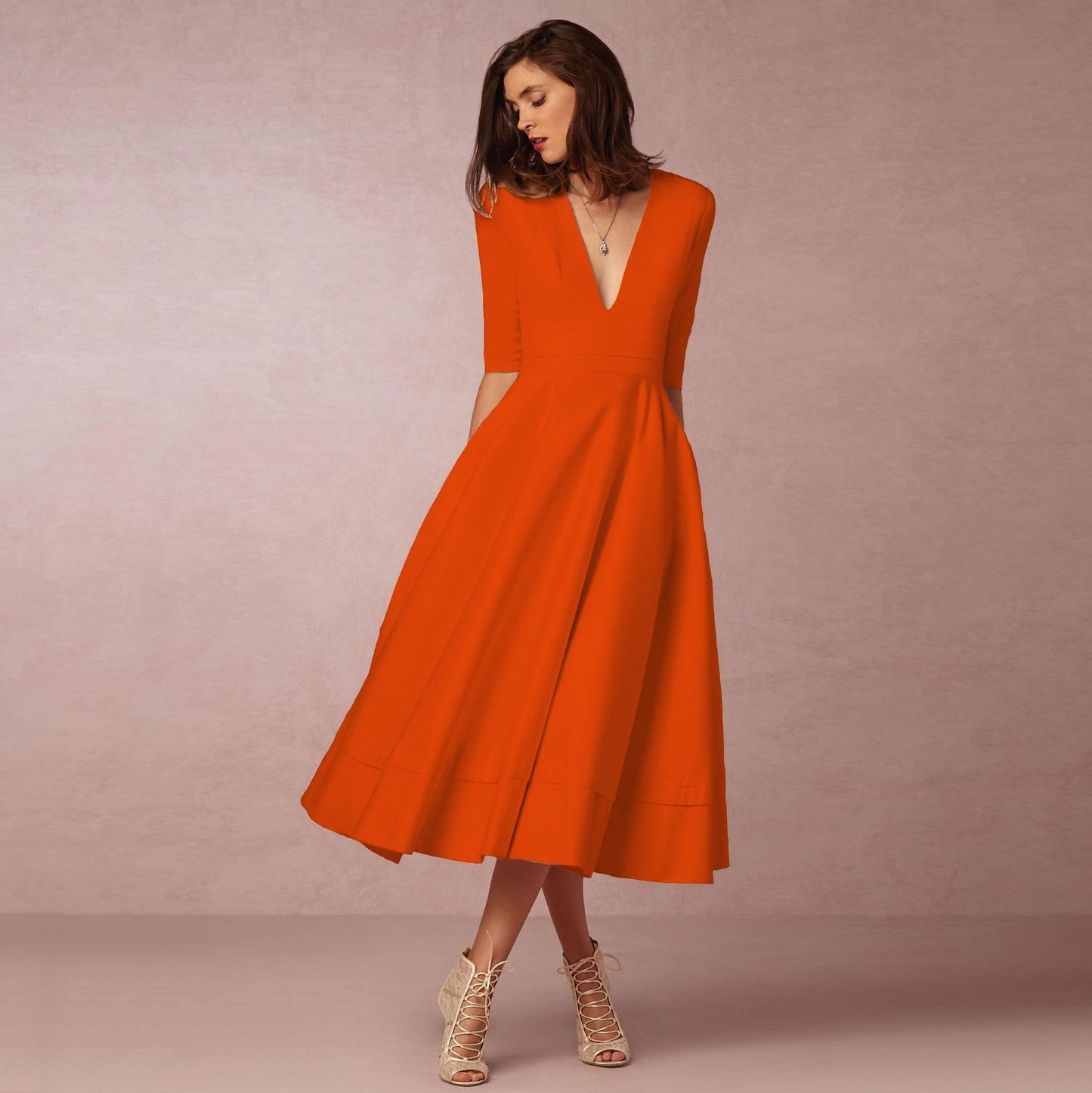 Elena – Sukienka midi z dekoltem w serek