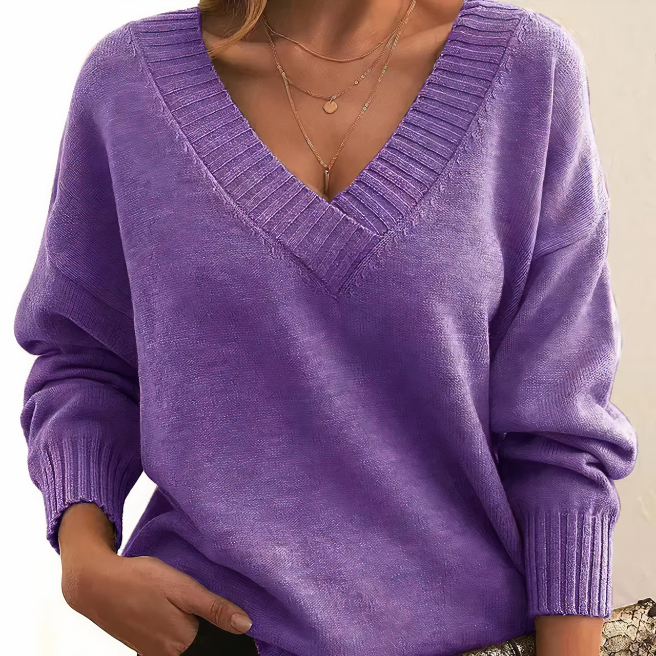 Lena – Sweter z dekoltem w serek damski