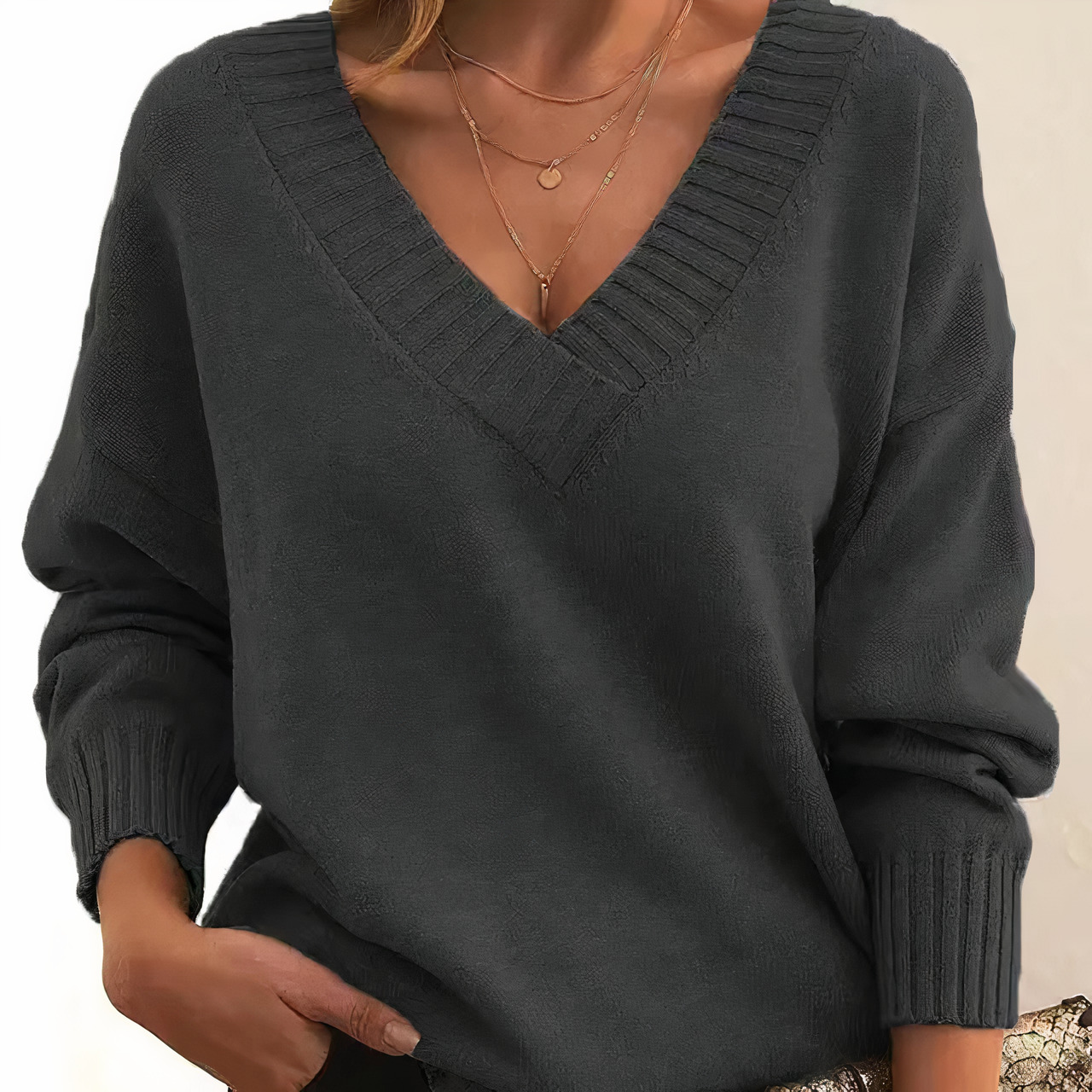 Lena – Sweter z dekoltem w serek damski