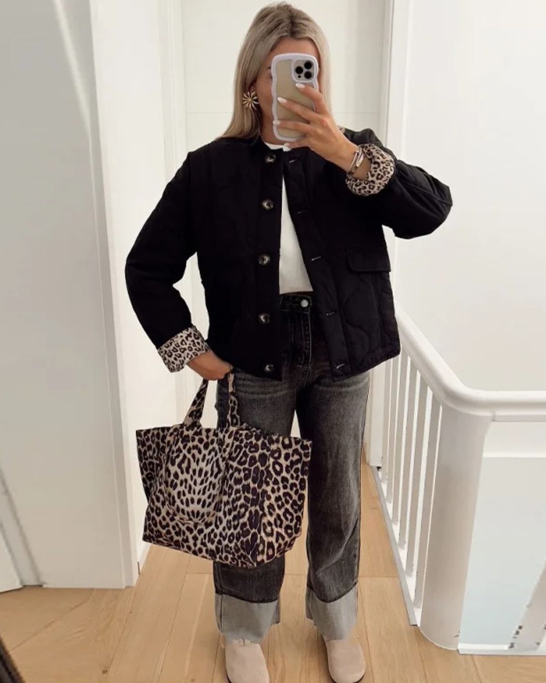 Lidia – Pikowana Kurtka Damska z Wzorzystą Podszewką
