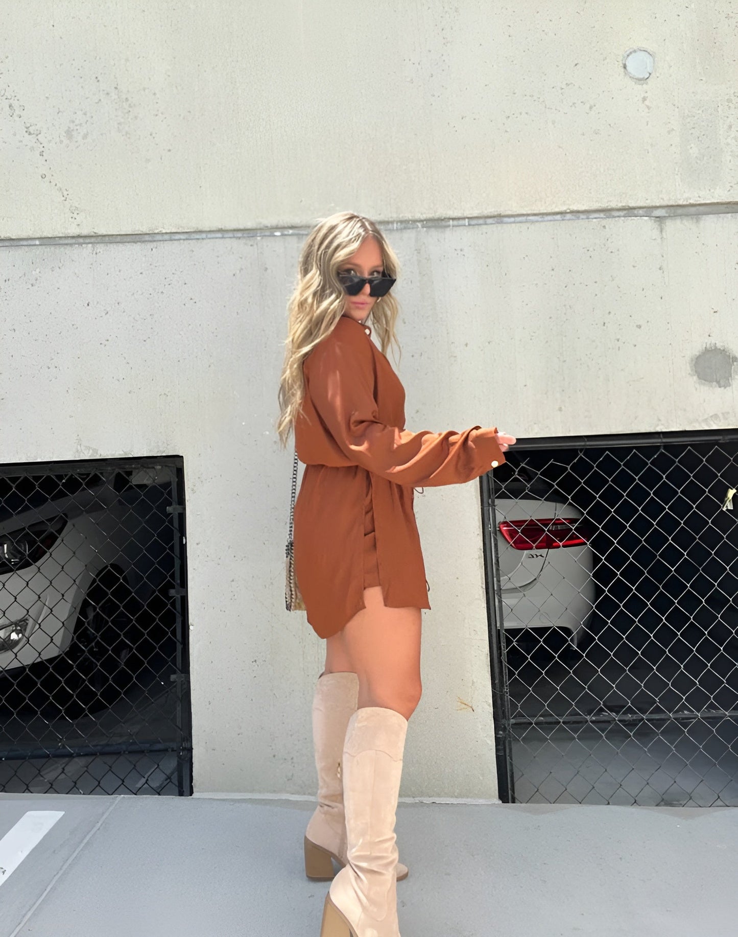 Amelia – Krótka koszulowa sukienka damska o eleganckim kroju