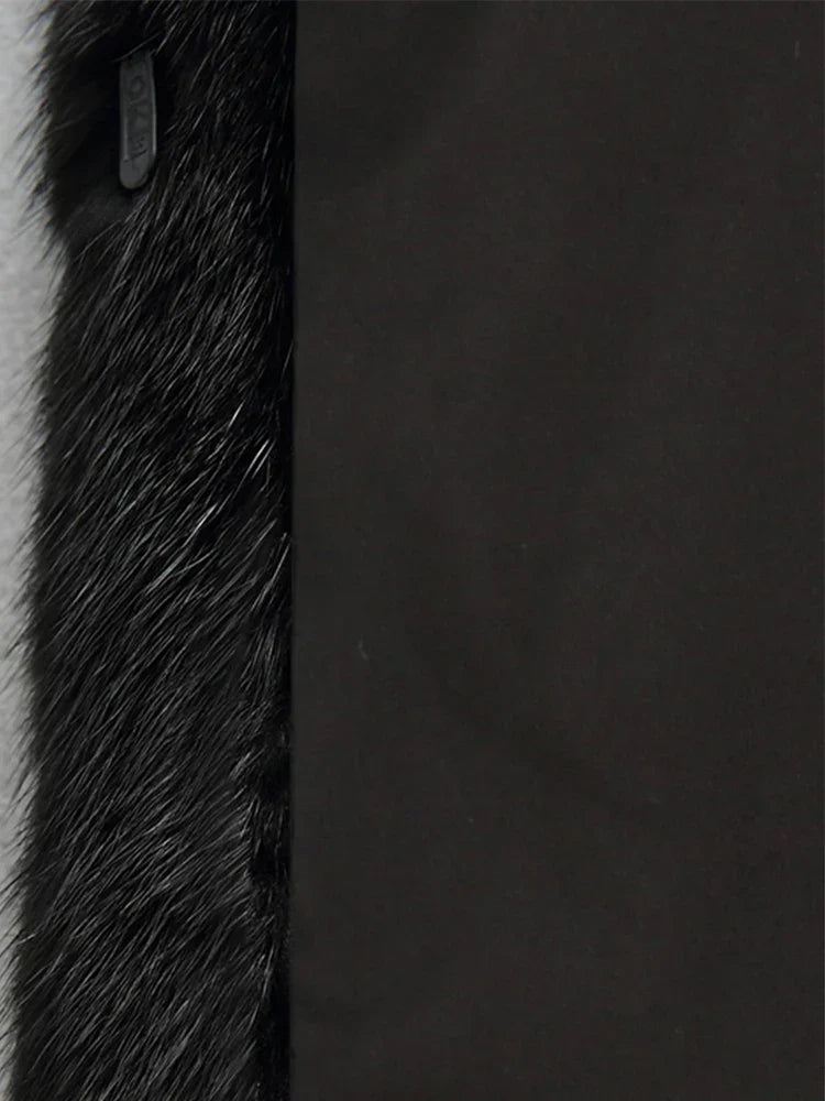 Amelia – Elegancki Płaszcz z Kapturem o Luksusowym Wykończeniu