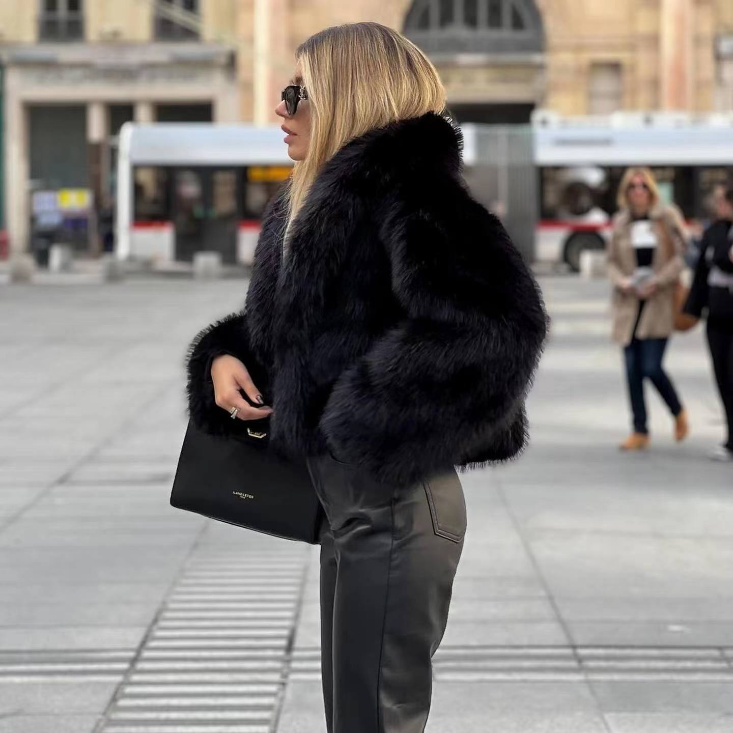 DoCzerwonyhea | Elegante warme Felljacke