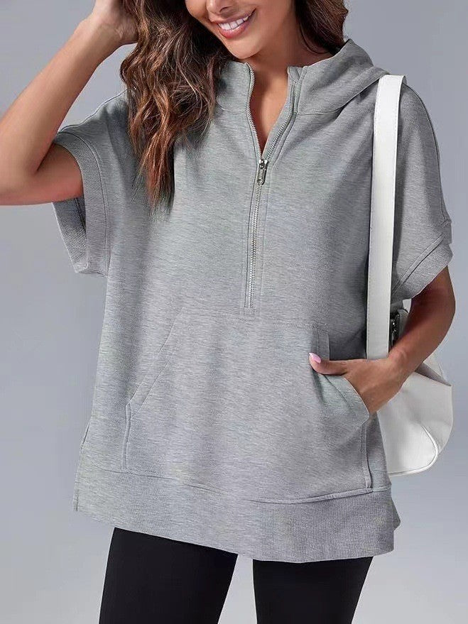 Aura – Damska bluza oversize z krótkim rękawem i kapturem