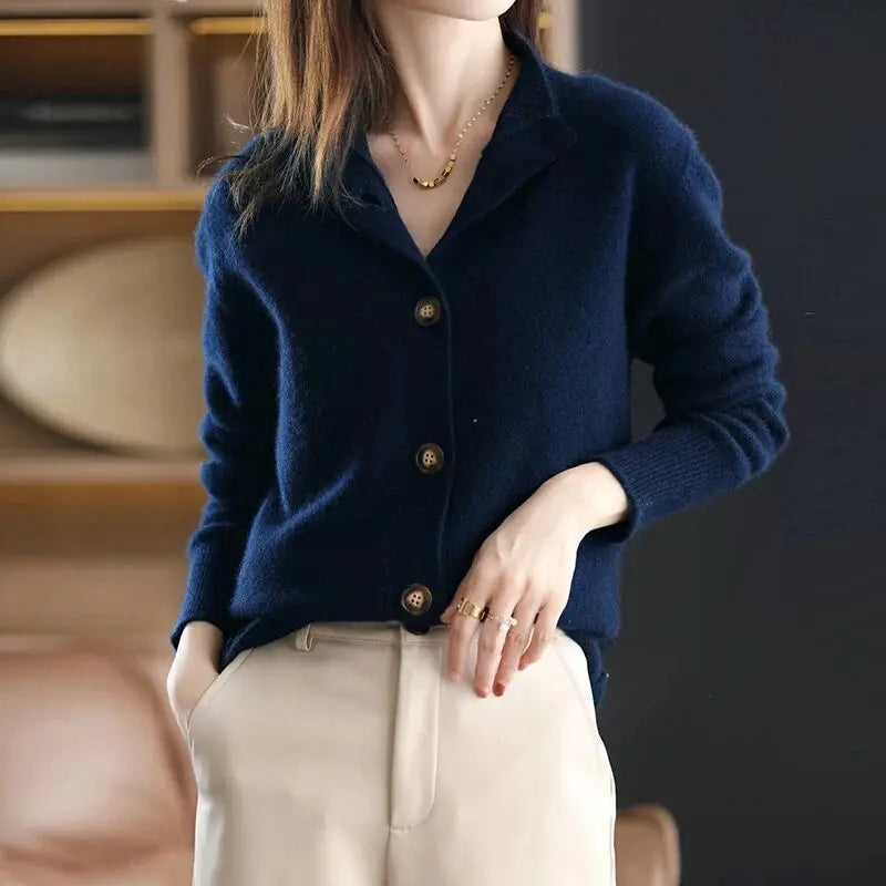 Isabella - Damski sweter czarny zapinany z kołnierzykiem