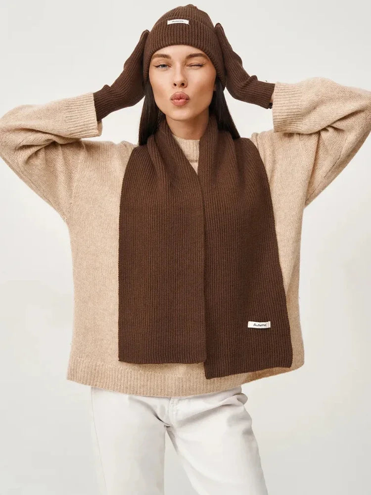 Aitana – Zimowy zestaw damski: czapka, szalik i rękawiczki z dzianiny