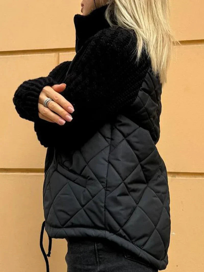 Eliza – Damska Pikowana Kurtka ze Swetrowymi Rękawami