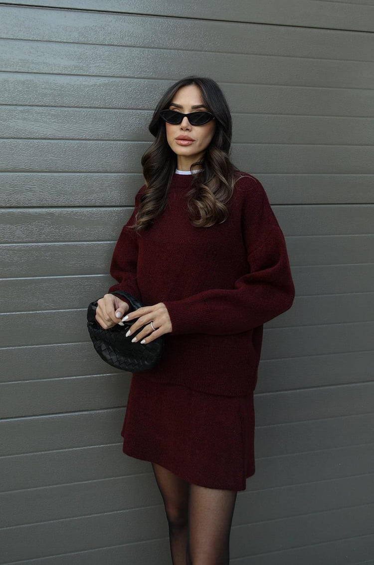 Nina – Oversize sweter damski o minimalistycznym kroju
