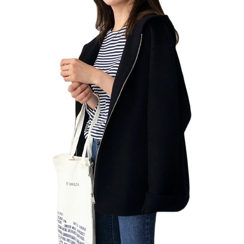 Amelia – Damska bluza z kapturem w minimalistycznym stylu