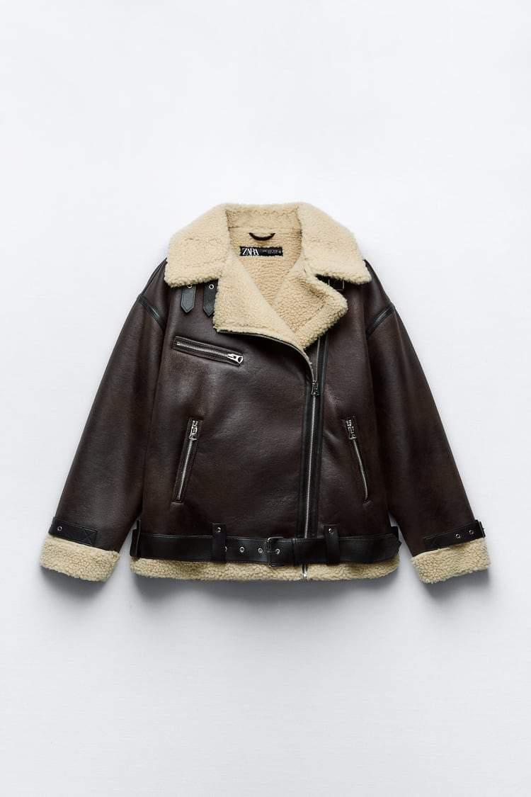 Rückansicht braune Jacke mit Kunstleder Revers