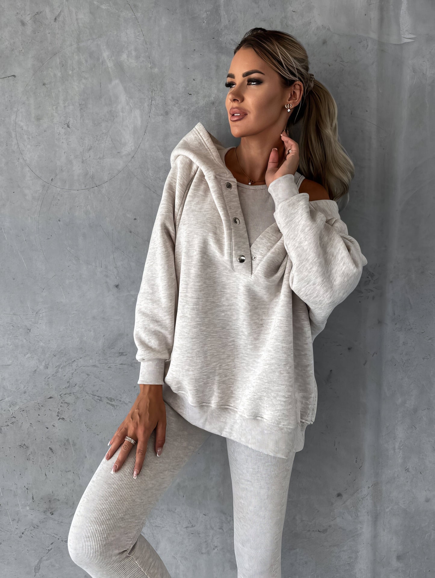 Lena – Stylowy Dres Damski z Bluzy i Legginsów