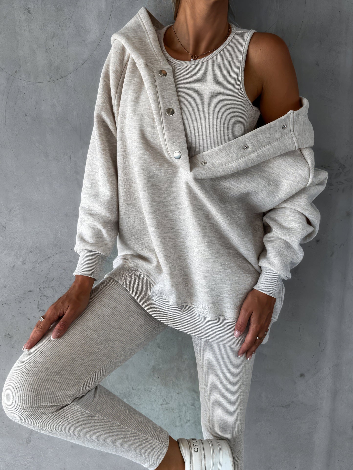 Lena – Stylowy Dres Damski z Bluzy i Legginsów