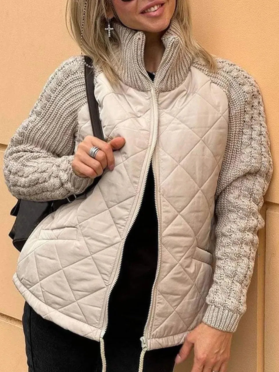Eliza – Damska Pikowana Kurtka ze Swetrowymi Rękawami