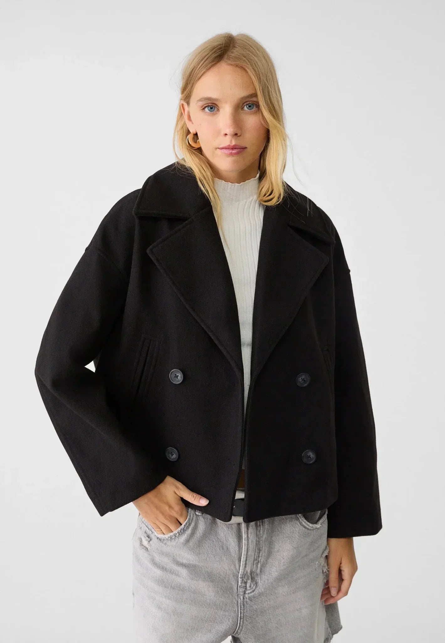 Zofia – Krótki Wełniany Płaszcz Damski Oversize