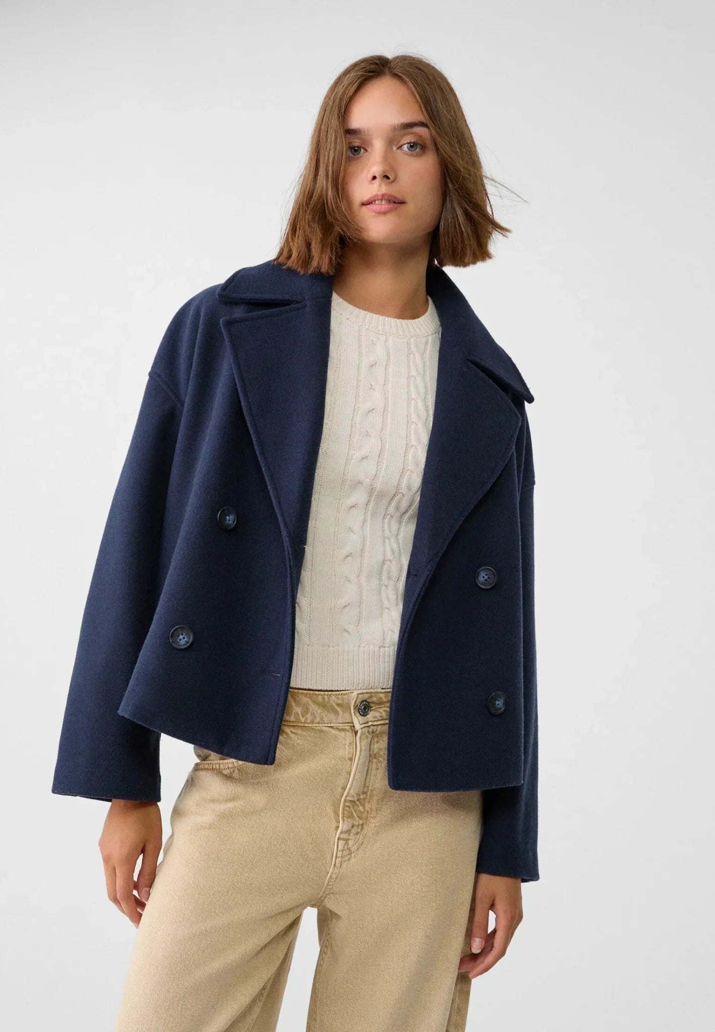 Zofia – Krótki Wełniany Płaszcz Damski Oversize
