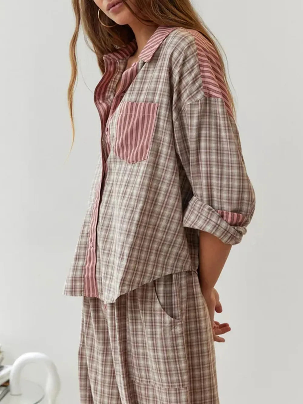 Oliwia - Koszula damska oversize w paski z kontrastowymi