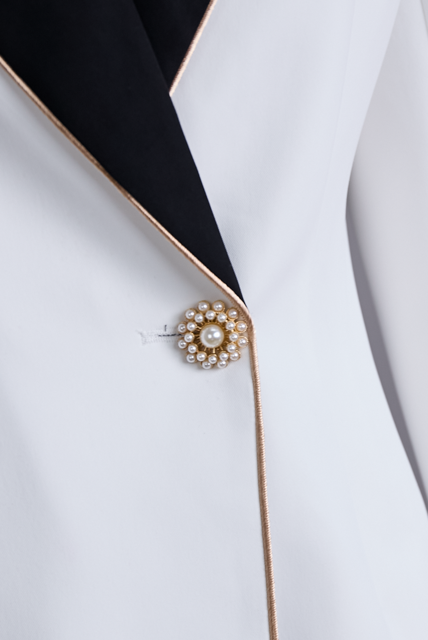 Alicja – Damska Marynarka Asymetryczna w Stylu Haute Elegance