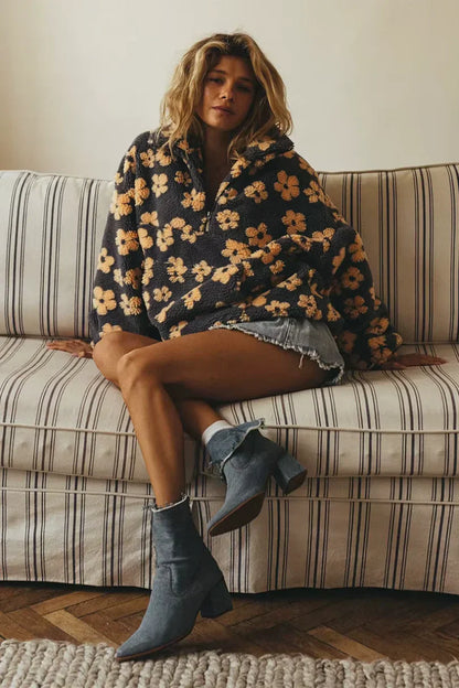 Valeria – Przytulna Wzorzysta Bluza Polarowa Damska