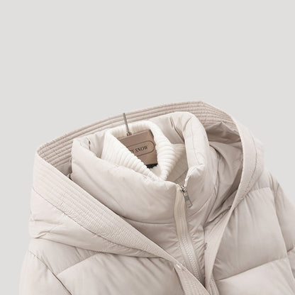 Amara – Pikowana ocieplana kurtka z paskiem i kapturem