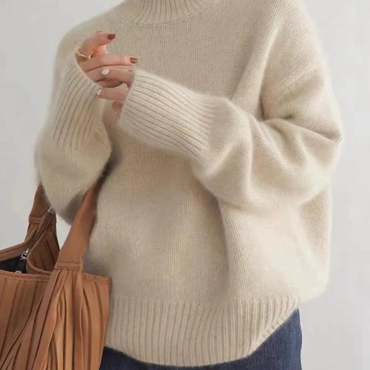 Sweter damski beżowy oversize z golfem i długim rękawem