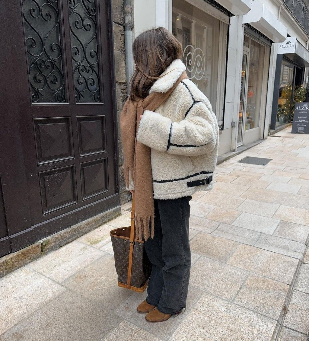 Kurtka damska w stylu oversized z kontrastowymi detalami | N&W - 2 - Nowa-aura