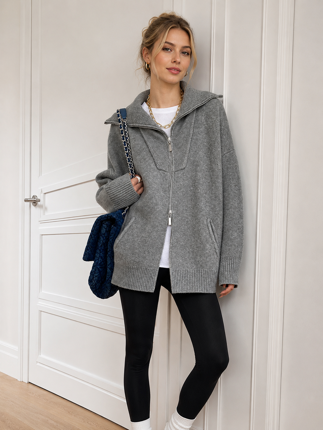 Damski cardigan oversize z wysokim kołnierzem i zamkiem | N&W - 2 - Nowa-aura