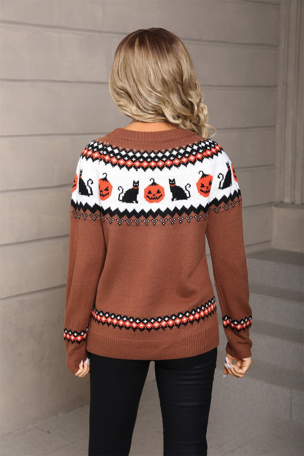 Pullover damski z motywem Halloween i okrągłym dekoltem | N&W - 8 - Nowa-aura