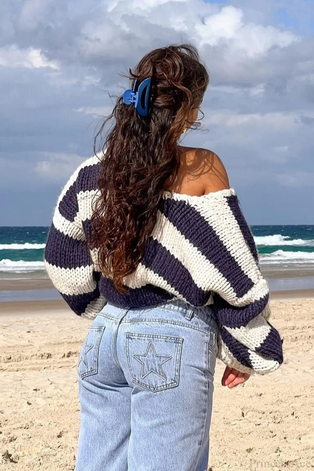 Pullover Damski Oversized z Dekoltem Off-Shoulder i Paskami | N&W - 2 - Nowa-aura