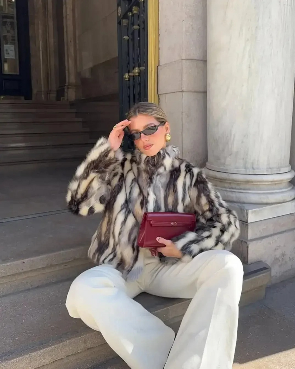 Płaszcz Damski z Wysokim Kołnierzem i Efektownym Wykończeniem | N&W - 2 - Nowa-aura