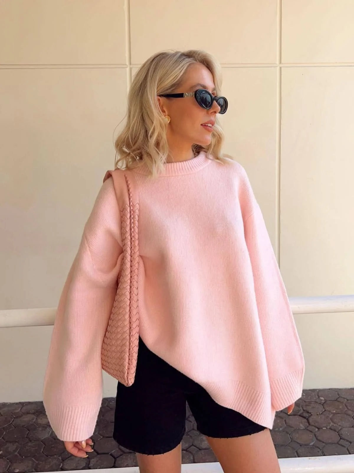 Pullover damski o oversize'owym kroju z długimi rękawami | N&W - 2 - Nowa-aura
