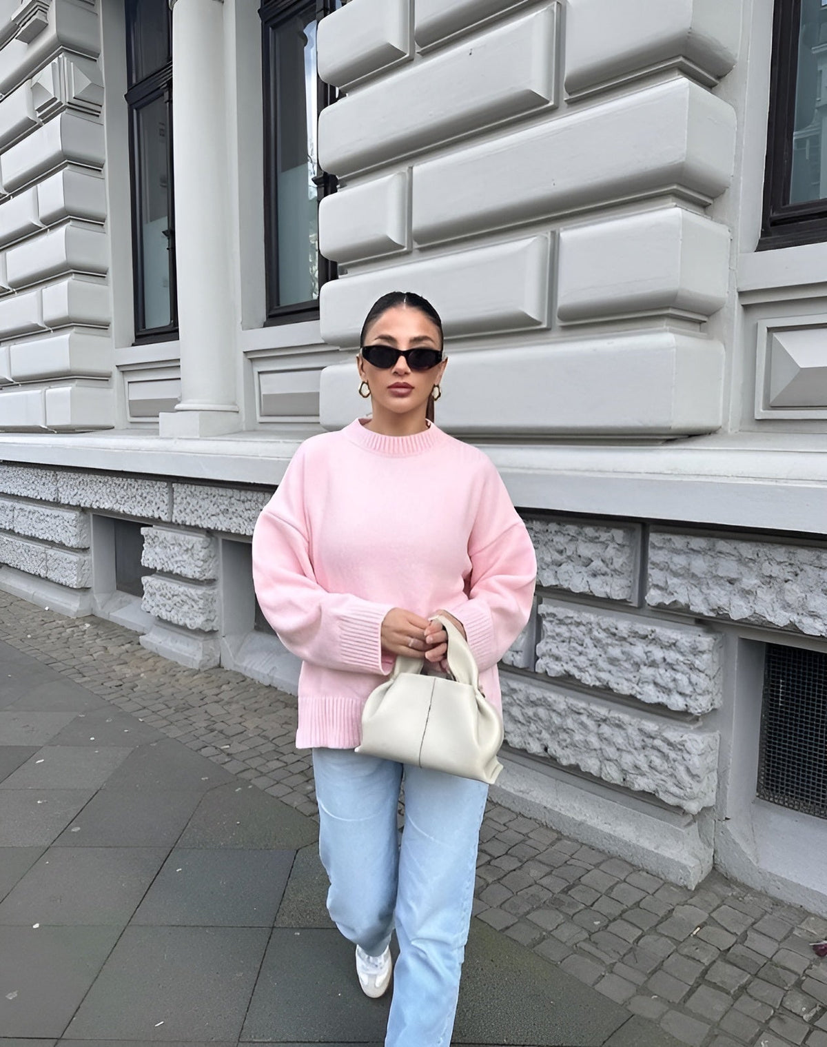 Pullover damski o oversize'owym kroju z długimi rękawami | N&W - 8 - Nowa-aura
