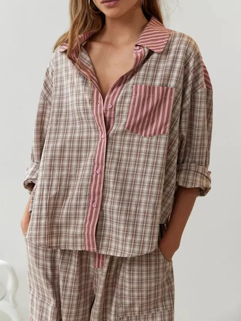 Oliwia - Koszula damska oversize w paski z kontrastowymi