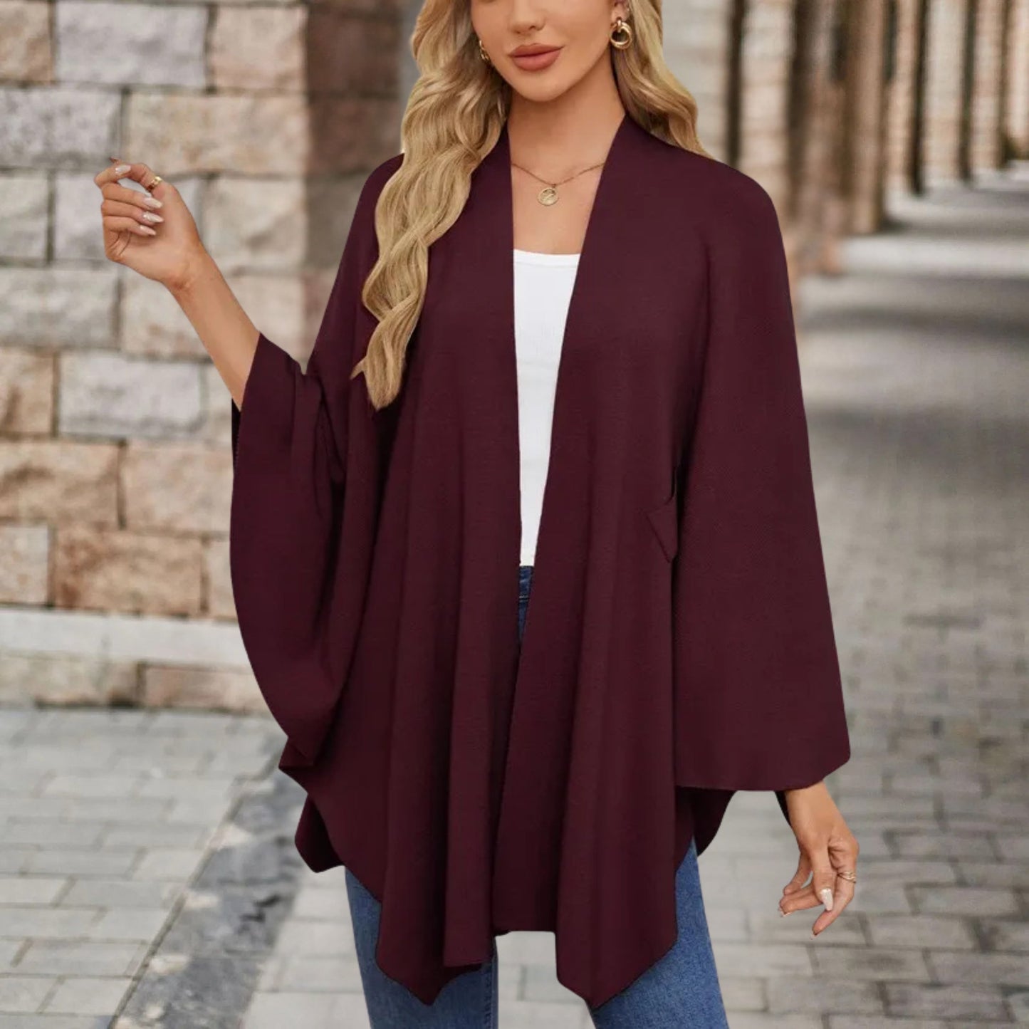 Klaudia – Eleganckie Poncho Damskie z Wiązaniem w Talii