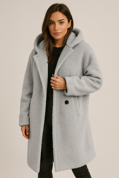 Alba – Zimowy Płaszcz z Miękką Strukturą Teddy i Kapturem