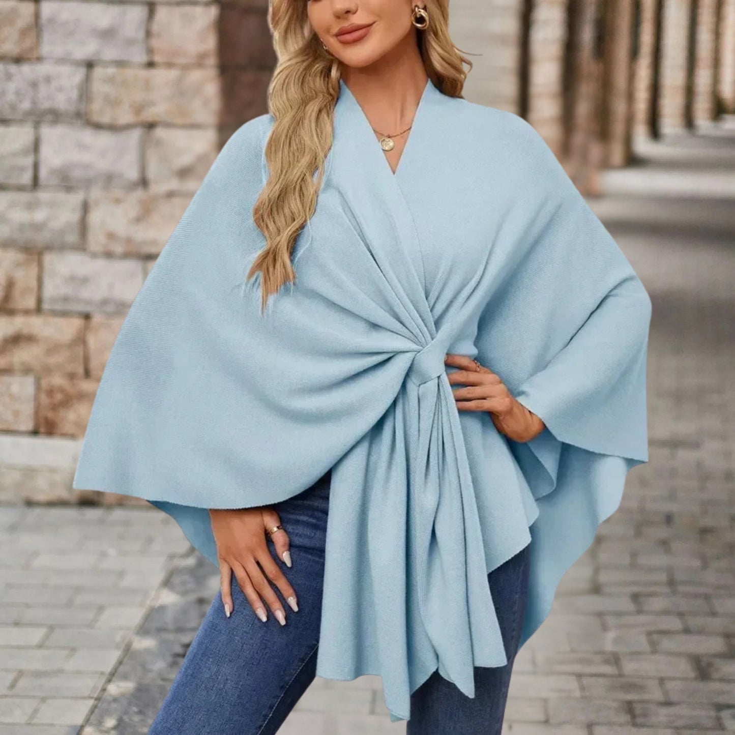 Klaudia – Eleganckie Poncho Damskie z Wiązaniem w Talii