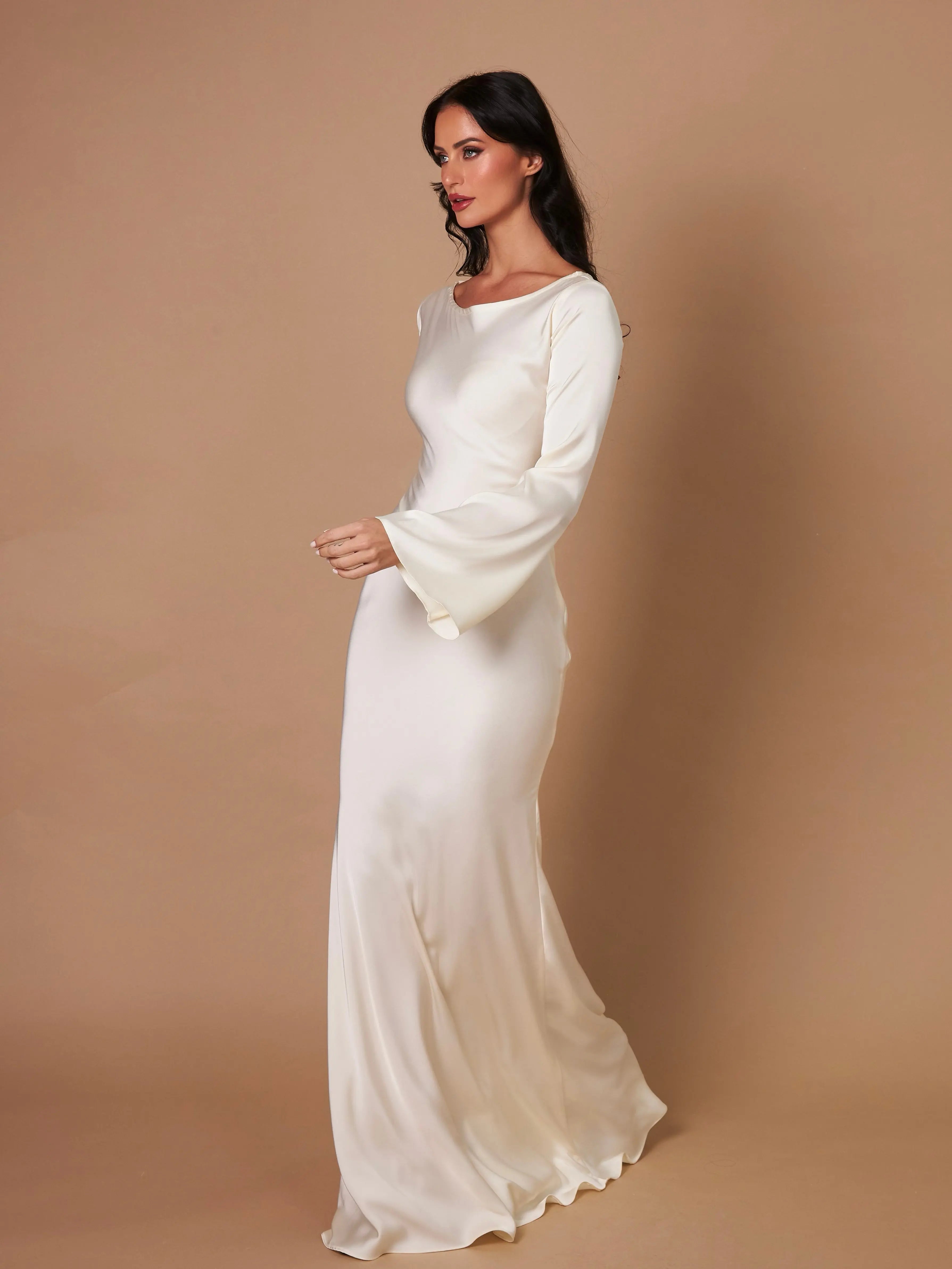 Natalia – Satynowa Suknia Maxi z Długim Rękawem