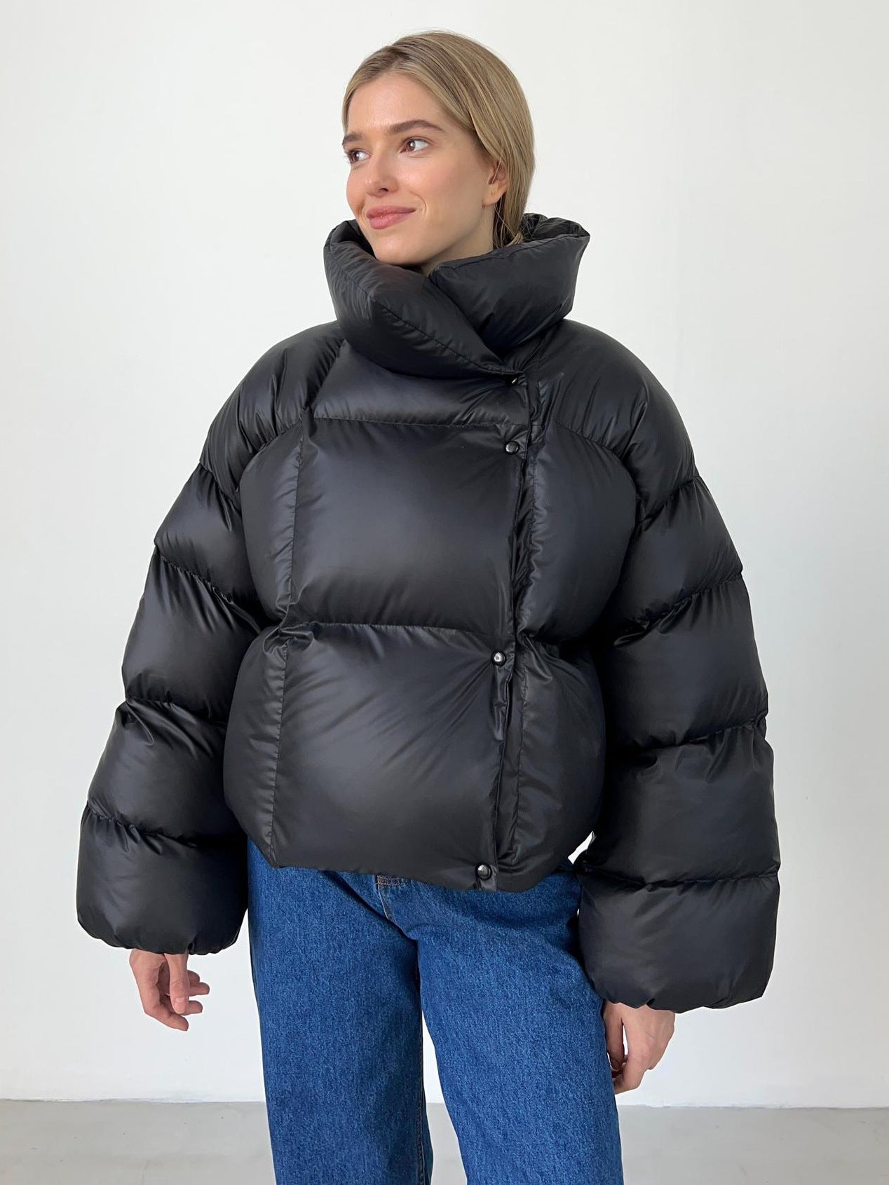 Zimowa oversize kurtka puchowa z wysokim kapturem