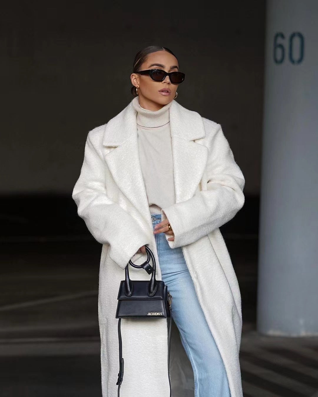 Elwira – Damski długi wełniany płaszcz o eleganckim kroju