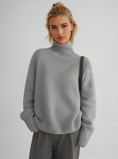 Zuzanna – Miękki oversize sweter z golfem damski