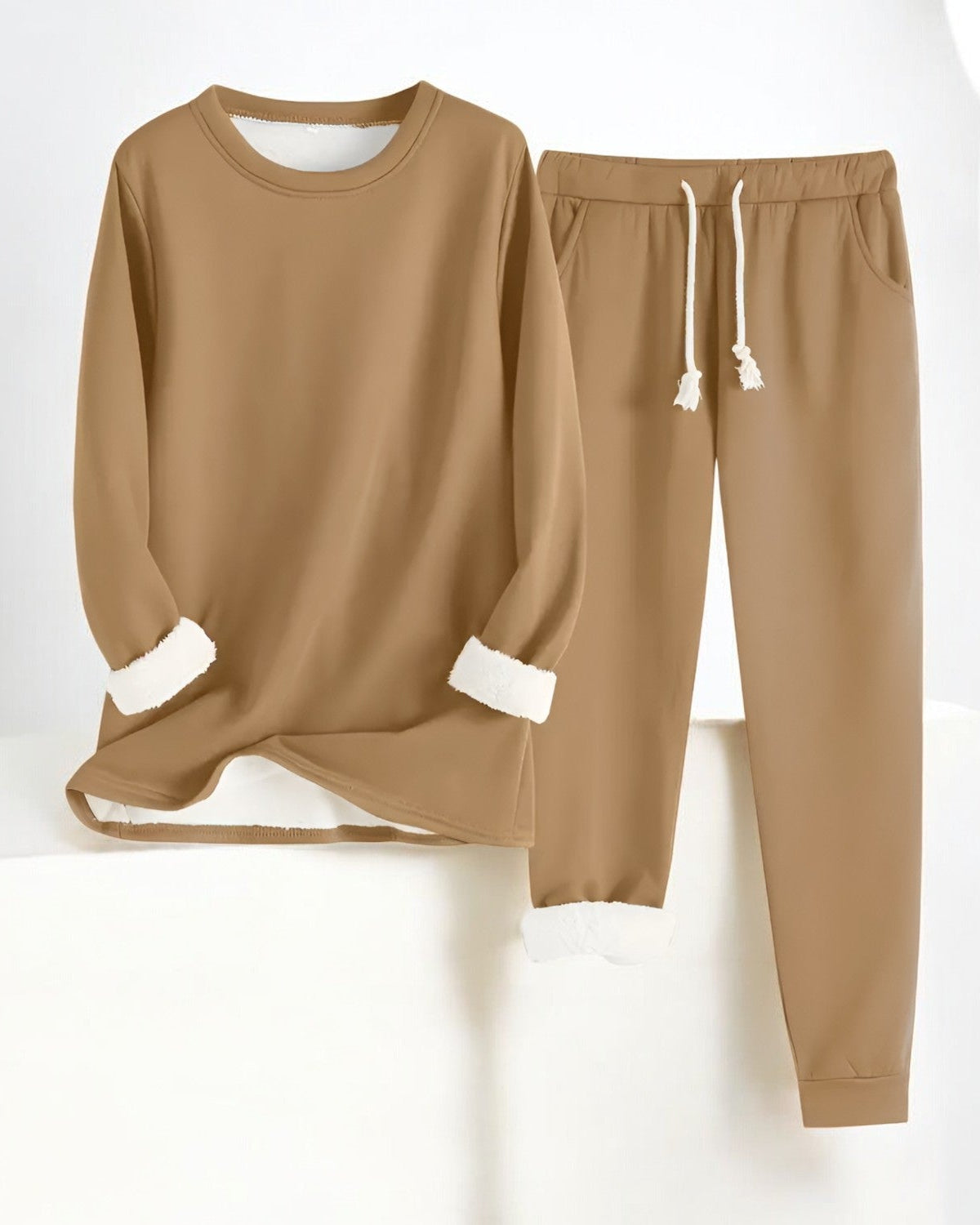 Amelia – Dwuczęściowy damski komplet dresowy z miękkim ociepleniem