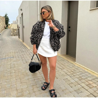 Leona - Kurtka damska oversize z nadrukiem w panterkę i kieszeniami