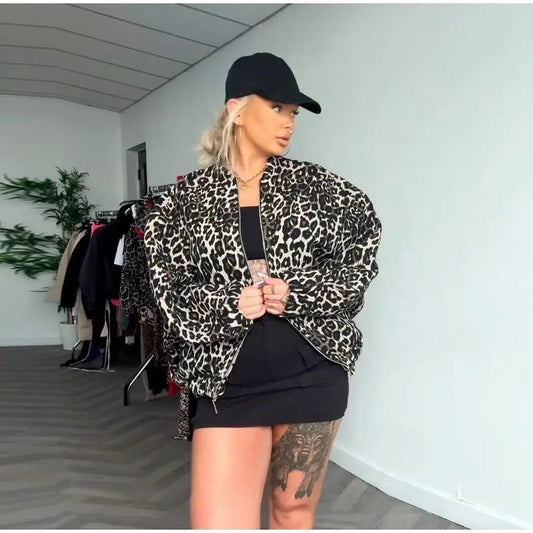 Leona - Kurtka damska oversize z nadrukiem w panterkę i kieszeniami