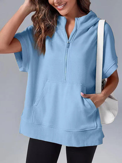 Aura – Damska bluza oversize z krótkim rękawem i kapturem