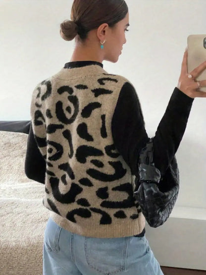 Clara – Kamizelka damska dzianinowa zapinana na guziki z wzorem animal print