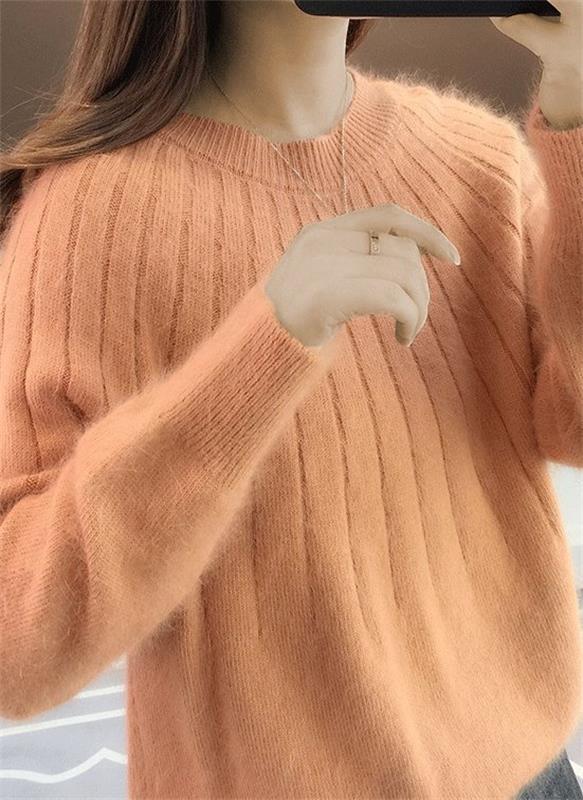 Aneta – Miękki Sweter Damski z Dzianiny o Luźnym Kroju