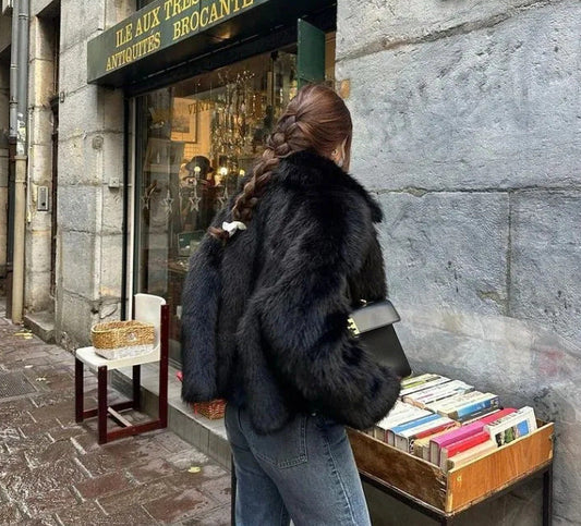 Sofía – Elegancka Krótka Kurtka Futrzana Damska