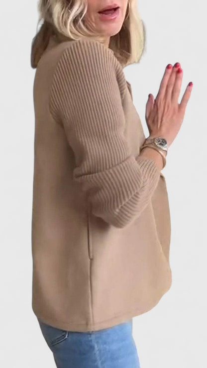 Marisela – Krótki elegancki płaszcz z dzianinowymi rękawami damski