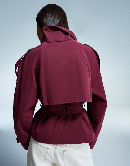 Camila – Krótka dwurzędowa kurtka damska o militarnym kroju