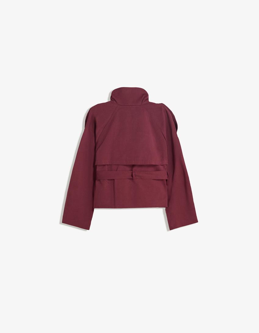 Camila – Krótka dwurzędowa kurtka damska o militarnym kroju